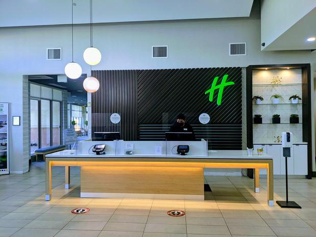 Images Holiday Inn & Suites Phoenix Airport by IHG