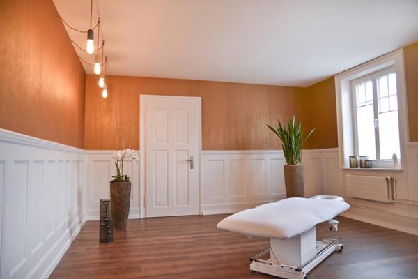 Künzle Tamara, Bahnhofstrasse 2 in Flawil