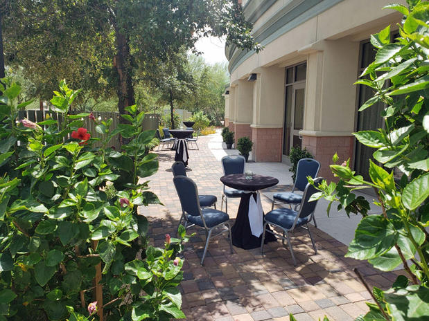 Images Holiday Inn & Suites Phoenix Airport by IHG