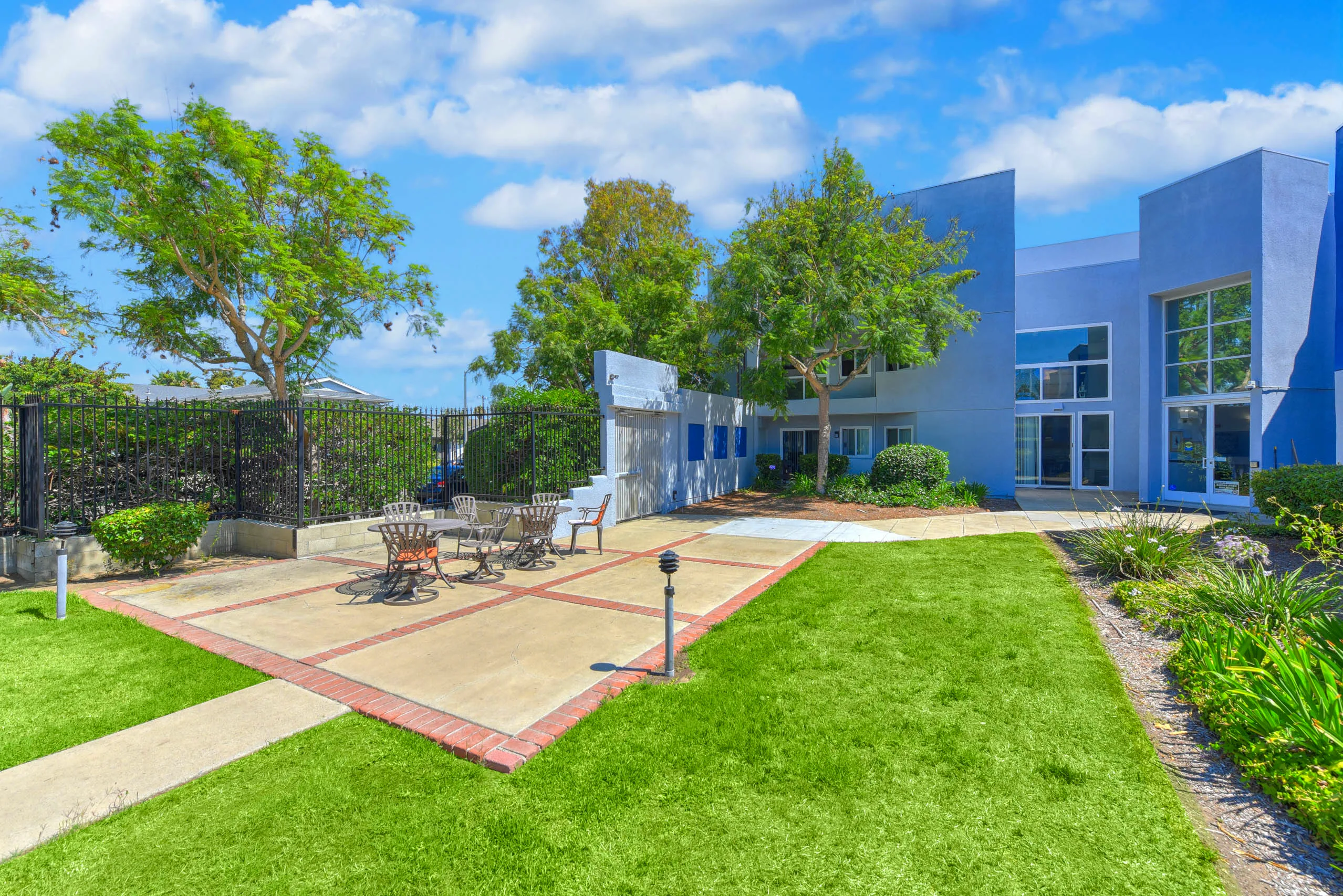 outdoor area 