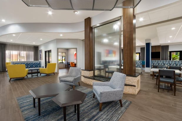 Images Holiday Inn Express & Suites Lexington by IHG