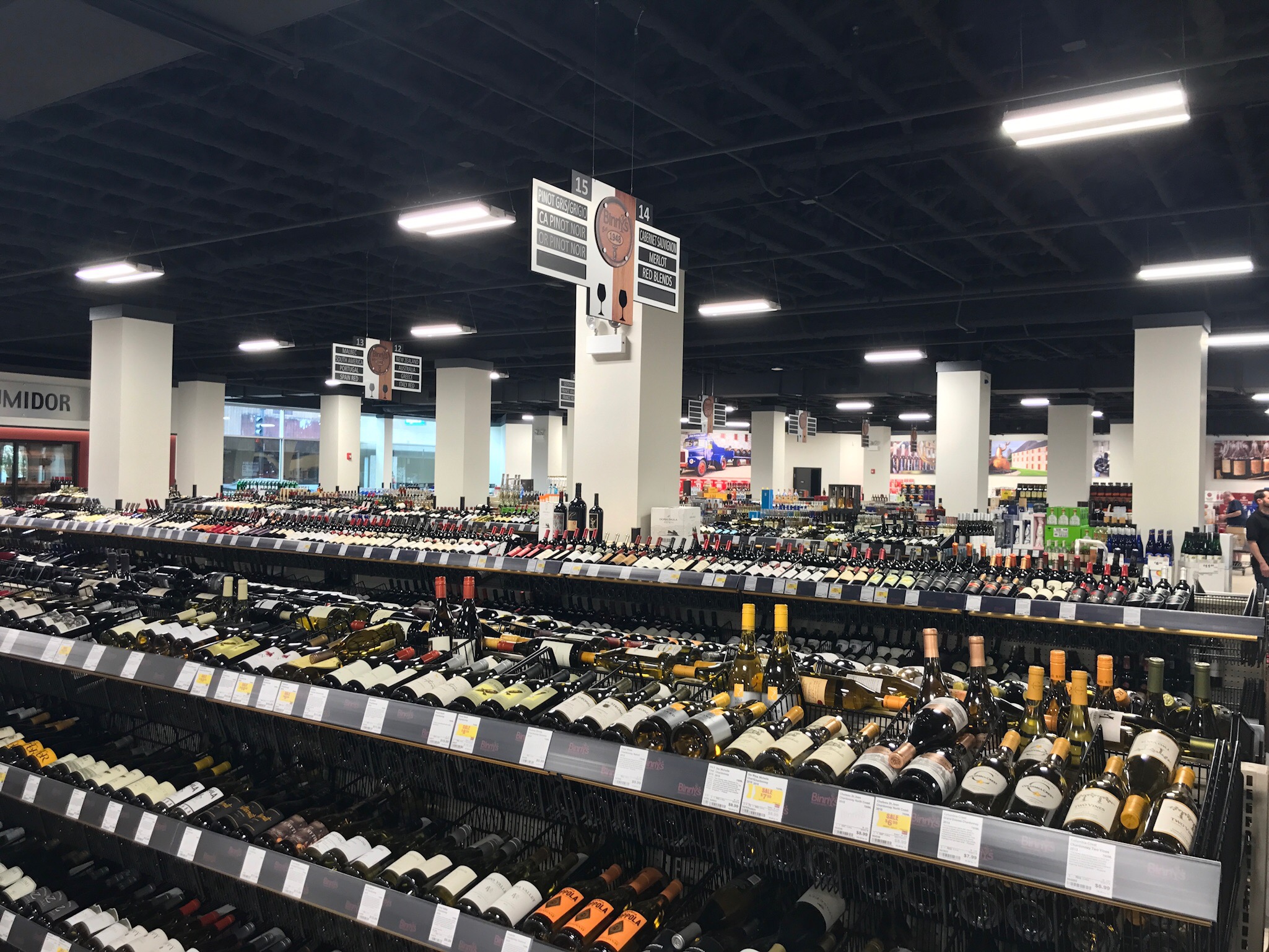 Binny's Beverage Depot - Portage Park Image