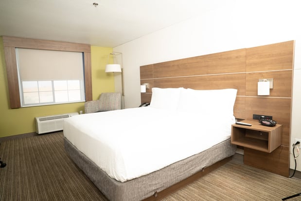 Images Holiday Inn Express & Suites Hesperia by IHG