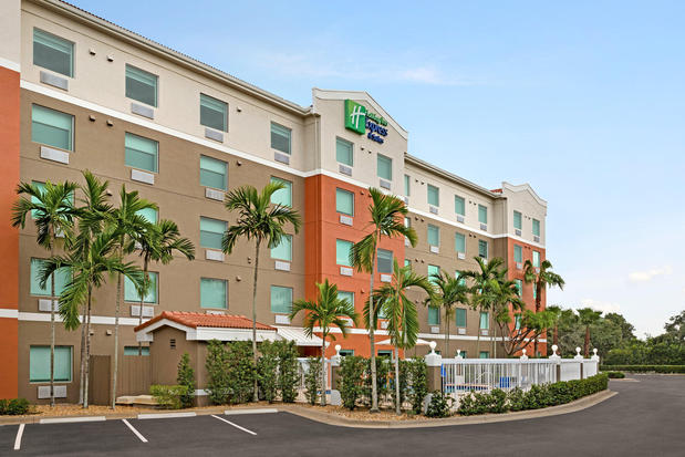 Images Holiday Inn Express & Suites Pembroke Pines-Sheridan St, an IHG Hotel