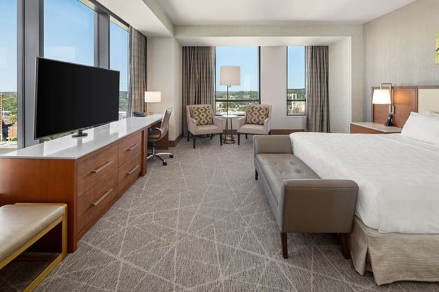 Images Hilton Rochester Mayo Clinic Area