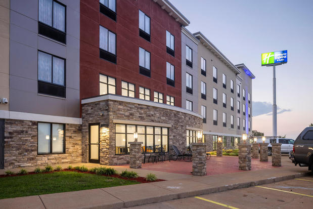 Images Holiday Inn Express & Suites Festus - South St. Louis, an IHG Hotel
