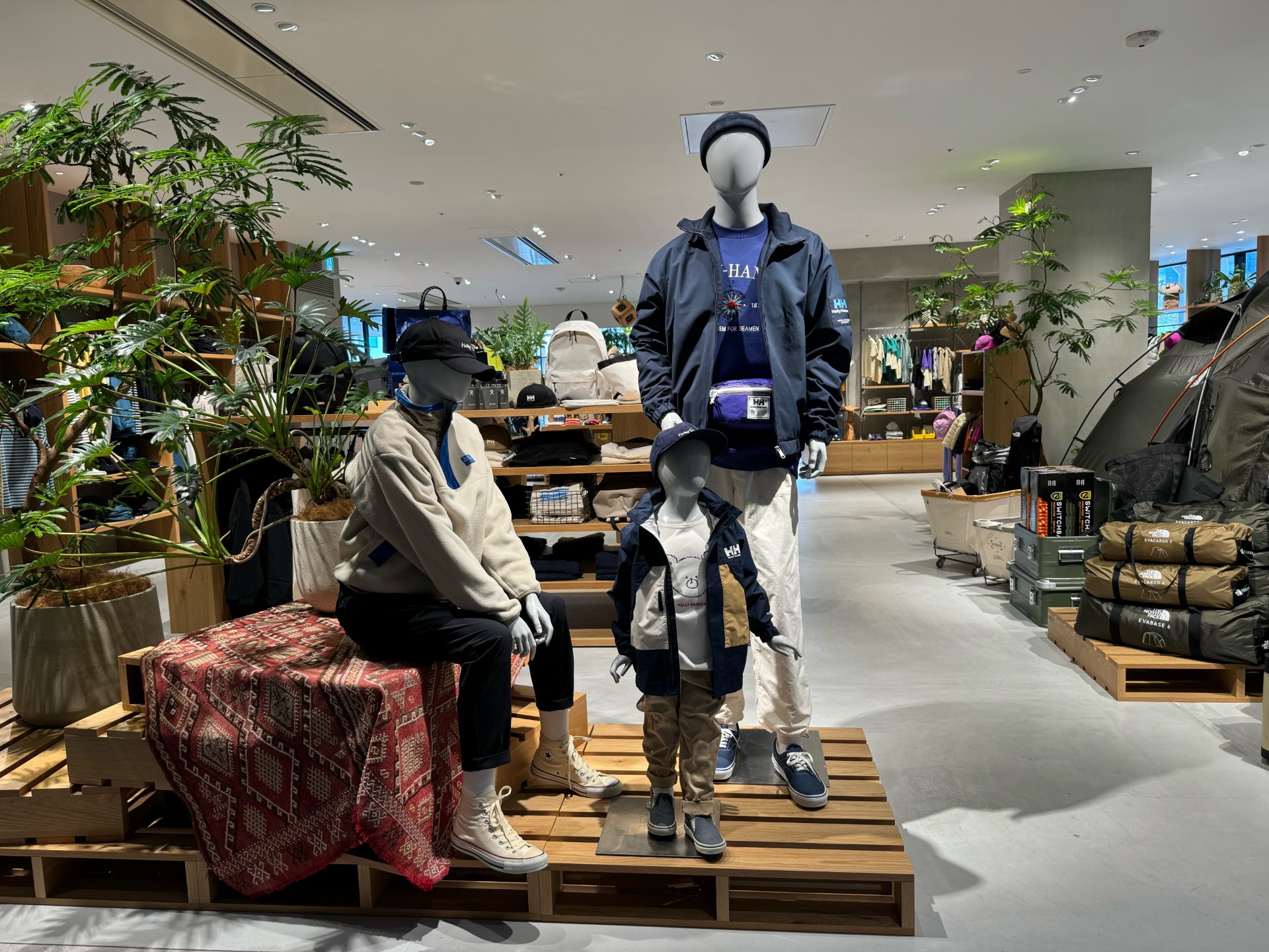 Images THE NORTH FACE+ (ザ・ノース・フェイス プラス) アミュプラザ長崎