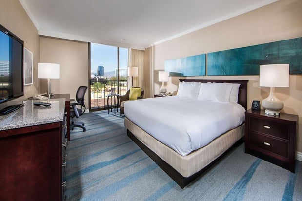 Images Hilton Irvine/Orange County Airport