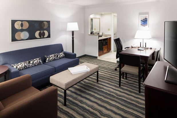 Images Embassy Suites by Hilton Tampa Brandon