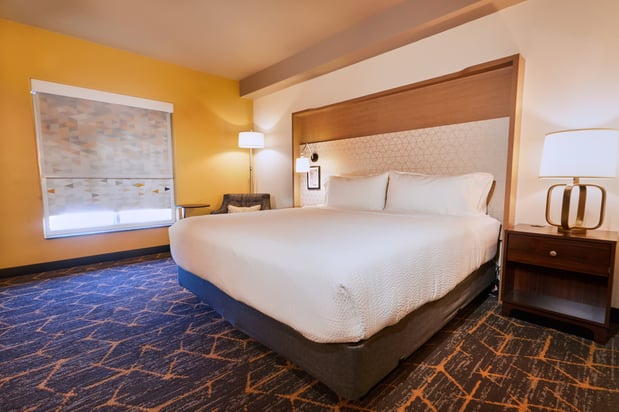 Images Holiday Inn & Suites Oakland - Airport by IHG