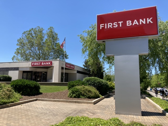 First Bank - Hendersonville, NC Photo