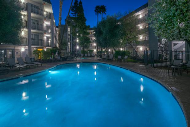 Images Holiday Inn & Suites Phoenix Airport North by IHG