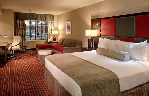 Images Crowne Plaza Indianapolis-Dwtn-Union Stn, an IHG Hotel