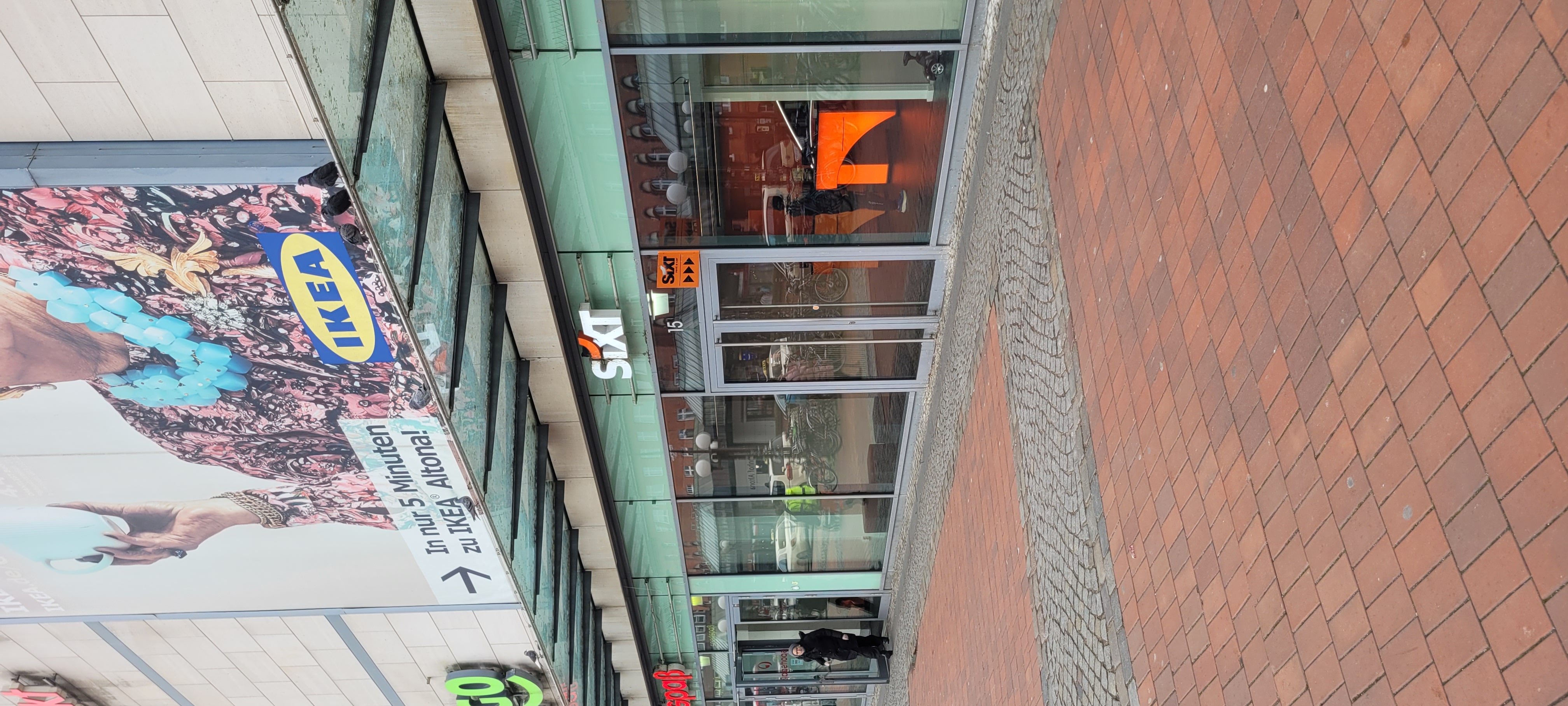 SIXT Autovermietung Hamburg Altona Bahnhof, Paul-Nevermann-Platz 15 in Hamburg