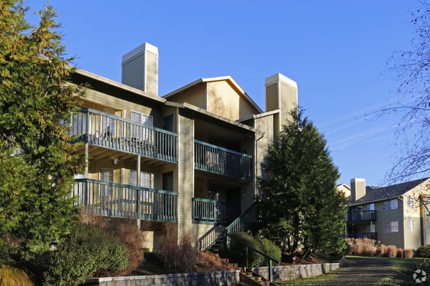 Images Commons at Avalon Park Apartments