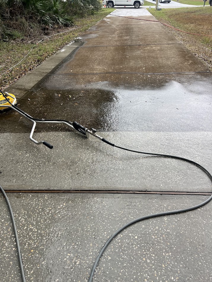 Bring back a cleaner appearance to your concrete with professional driveway cleaning in Hunters Creek, FL. R & R Elite Pressure Washing uses commercial equipment and surface-cleaning techniques to remove stubborn dirt, algae, mildew, and grime.