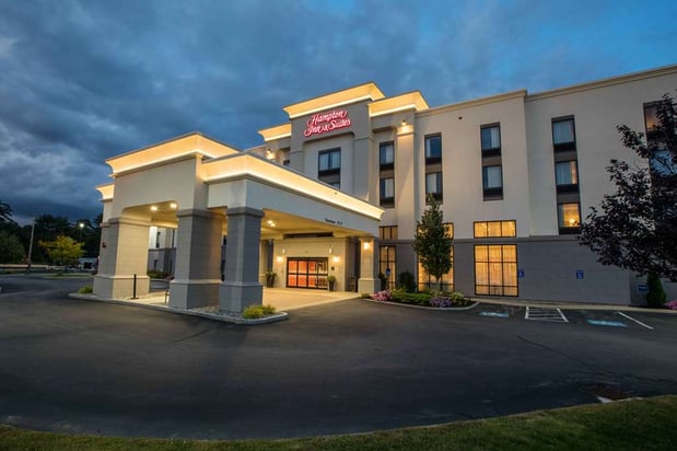 Images Hampton Inn & Suites Tilton