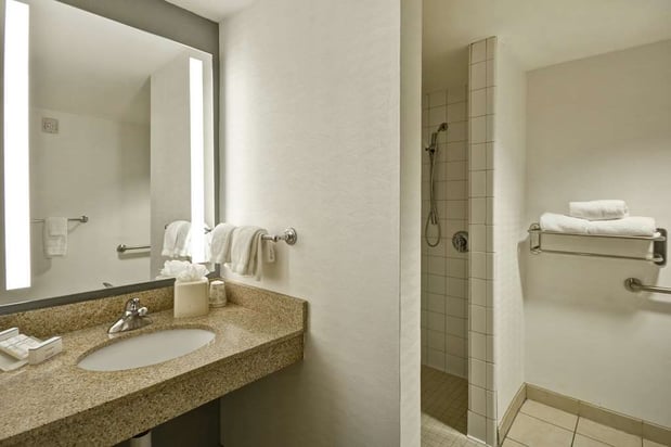 Images Hilton Garden Inn Gulfport Airport