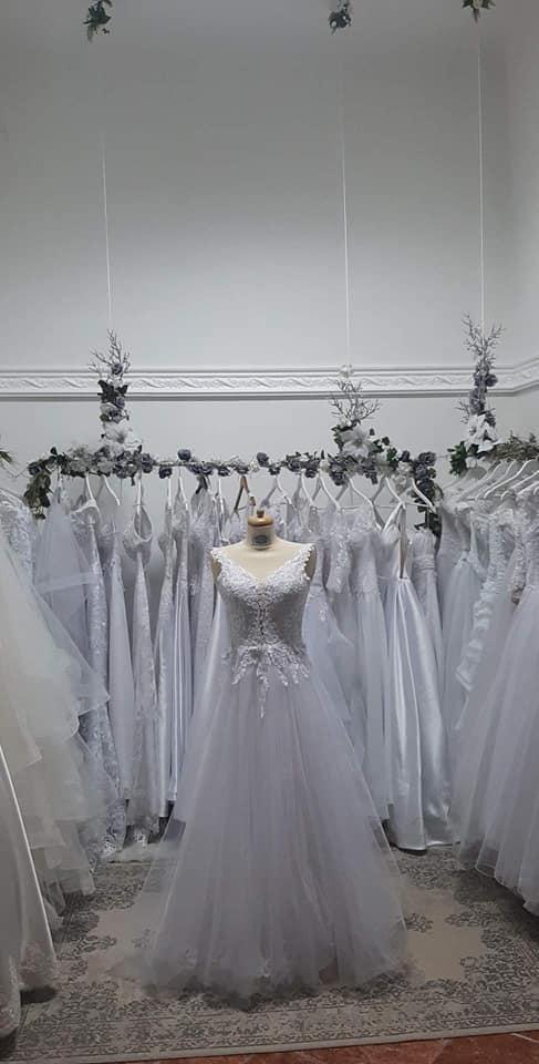 Images Cecília Esküvői Ruhaszalon