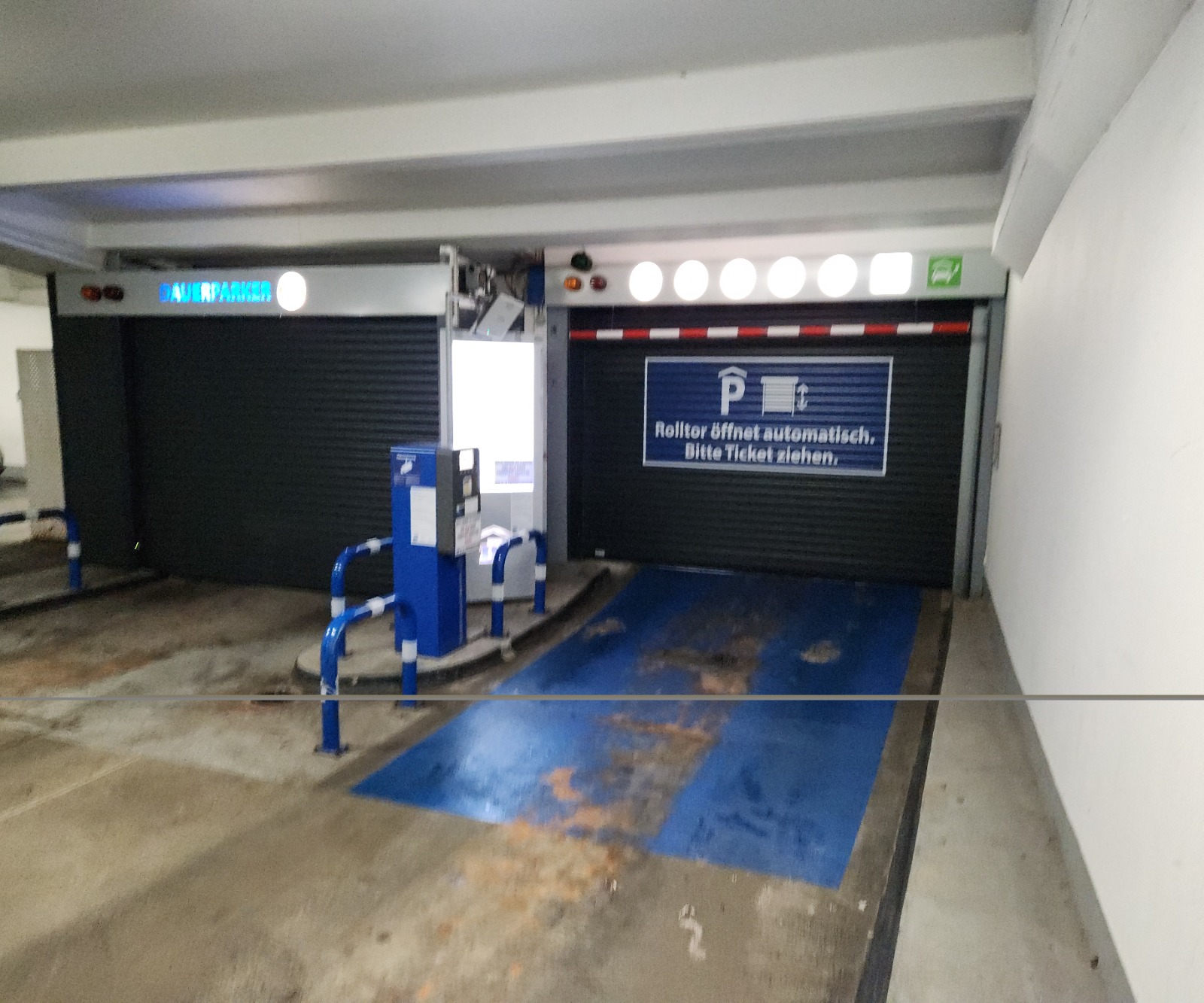 B+B Parkhaus, Oskar-Kühlen-Straße 1-15 in Mönchengladbach