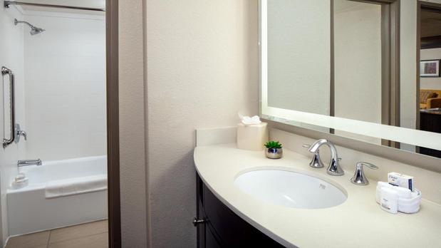 Images Holiday Inn & Suites Phoenix Airport North by IHG