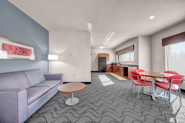 Images Holiday Inn Express & Suites Oklahoma City North by IHG
