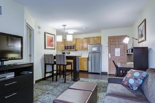 Images Staybridge Suites Ofallon Chesterfield by IHG