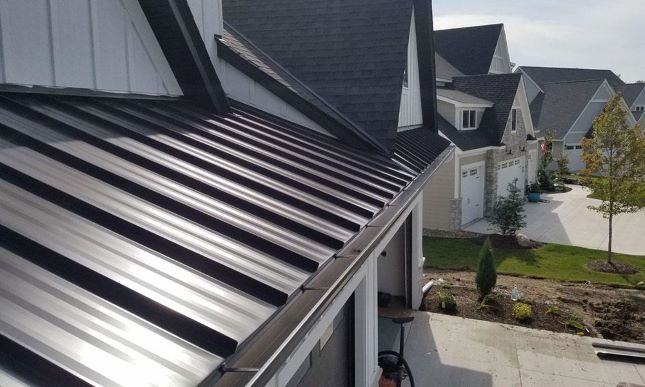 Standing Seam is available in many fade-resistant colors.