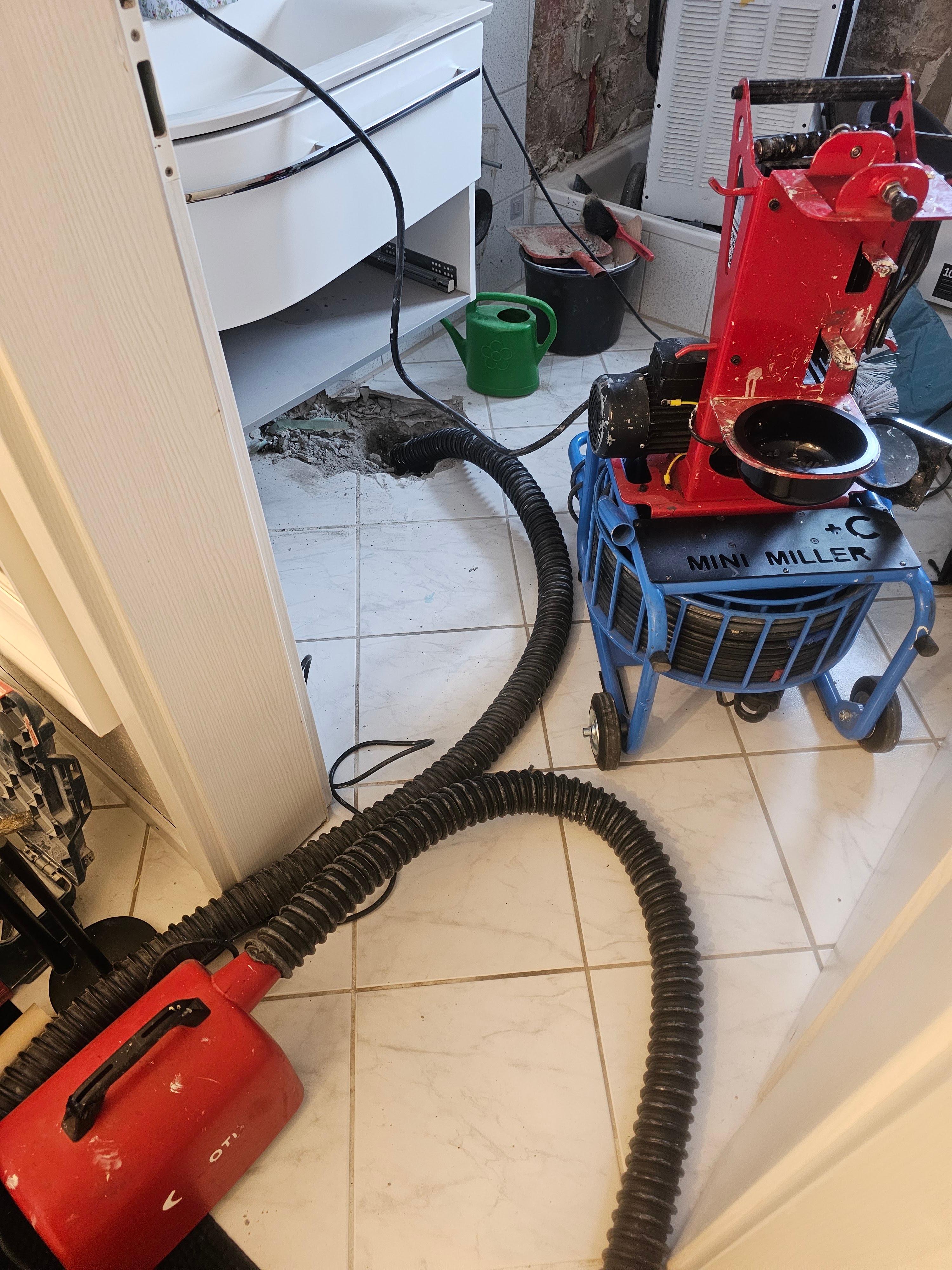 Bild 13 HR Rohrreinigung / Sanierung in Besigheim