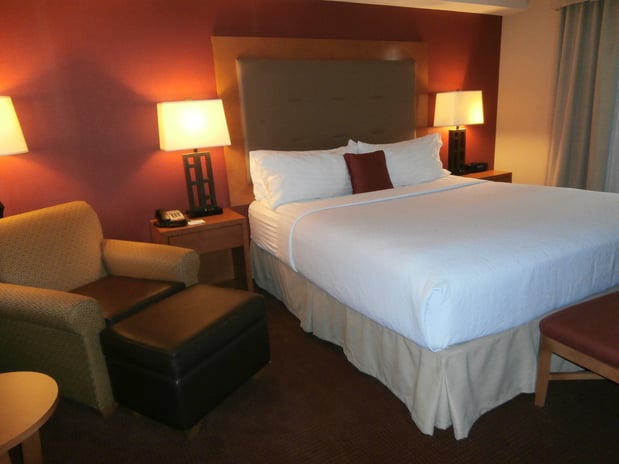 Images Holiday Inn & Suites Oakland - Airport by IHG