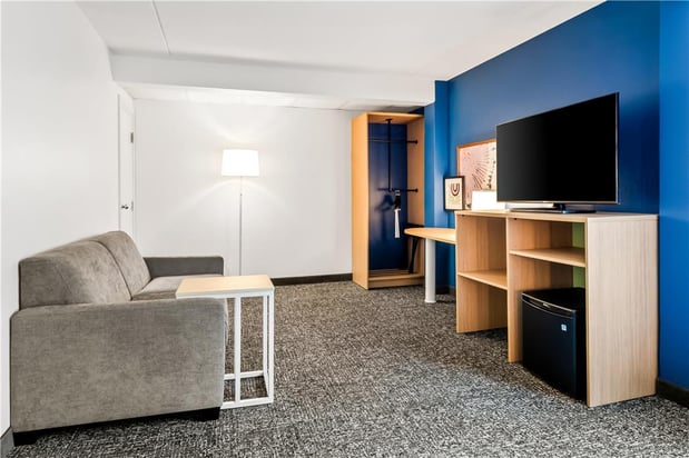 Images Spark by Hilton Lexington