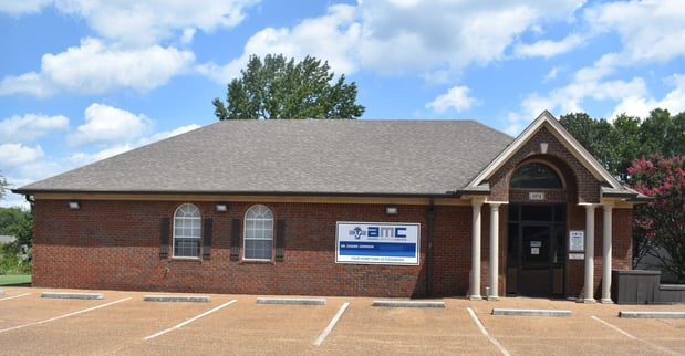 Images Animal Medical Center of Hernando