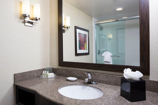 Images Holiday Inn Wichita East I-35 by IHG