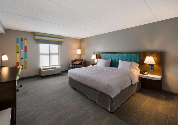 Images Hampton Inn & Suites Fredericksburg-at Celebrate Virginia