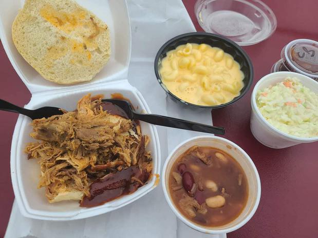 Images Wally's Southern Style BBQ