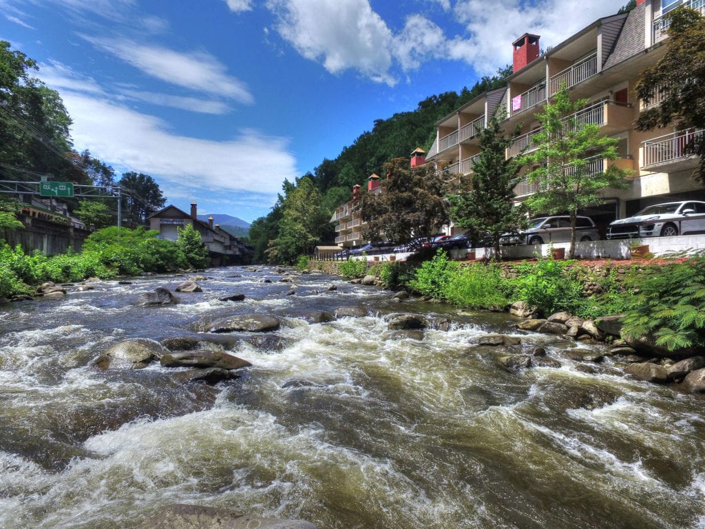 Gatlinburg River Inn Photo