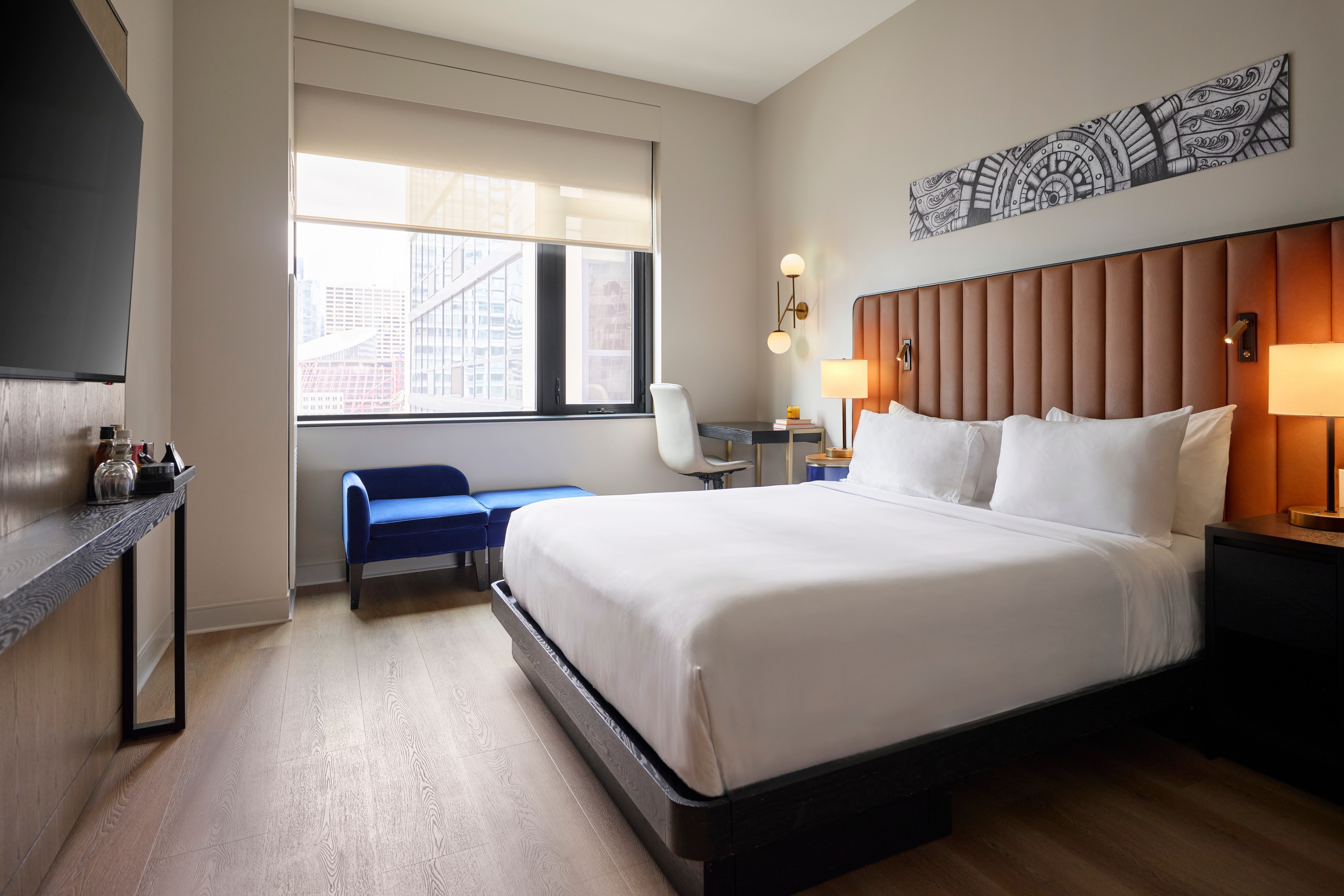 Arlo Chicago King City Room 