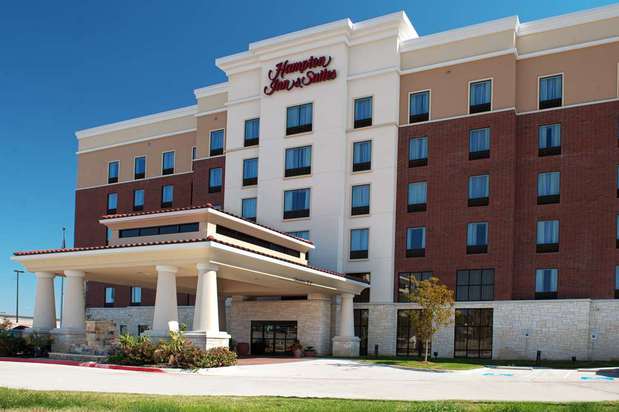 Images Hampton Inn & Suites Dallas/Lewisville-Vista Ridge Mall, TX