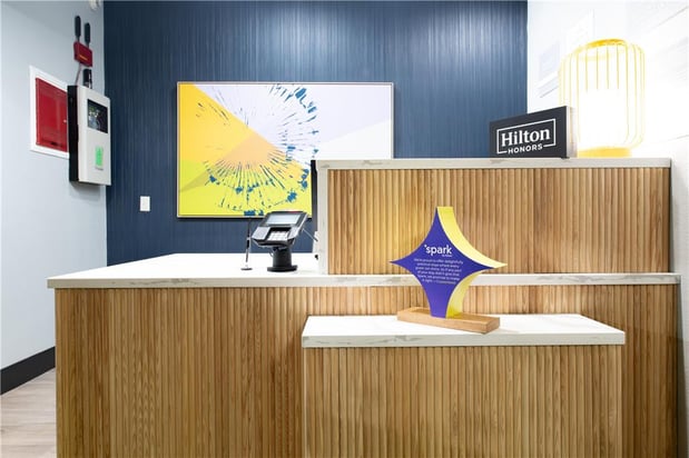 Images Spark by Hilton Lafayette South