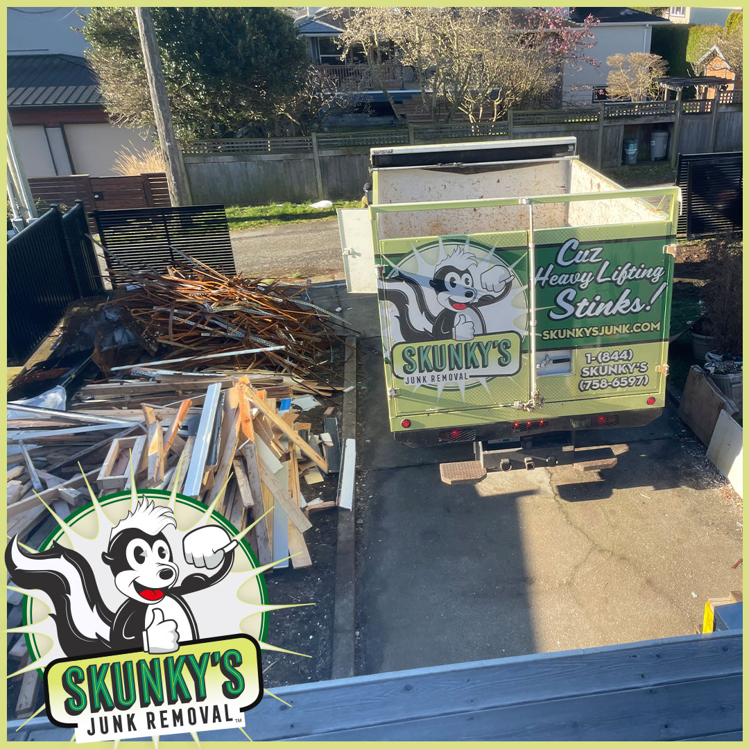 For dependable Junk Removal Tempe, trust Skunky's Junk Removal to get the job done right. We offer professional junk removal services Tempe, from small pickups to complete house clean out Tempe and estate clean out Tempe projects. Our clean out services Tempe are designed to save you time and effort, ensuring safe removal, responsible disposal, and a clutter-free property every time.