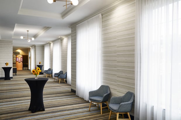 Images Holiday Inn & Suites Madison West - Middleton by IHG