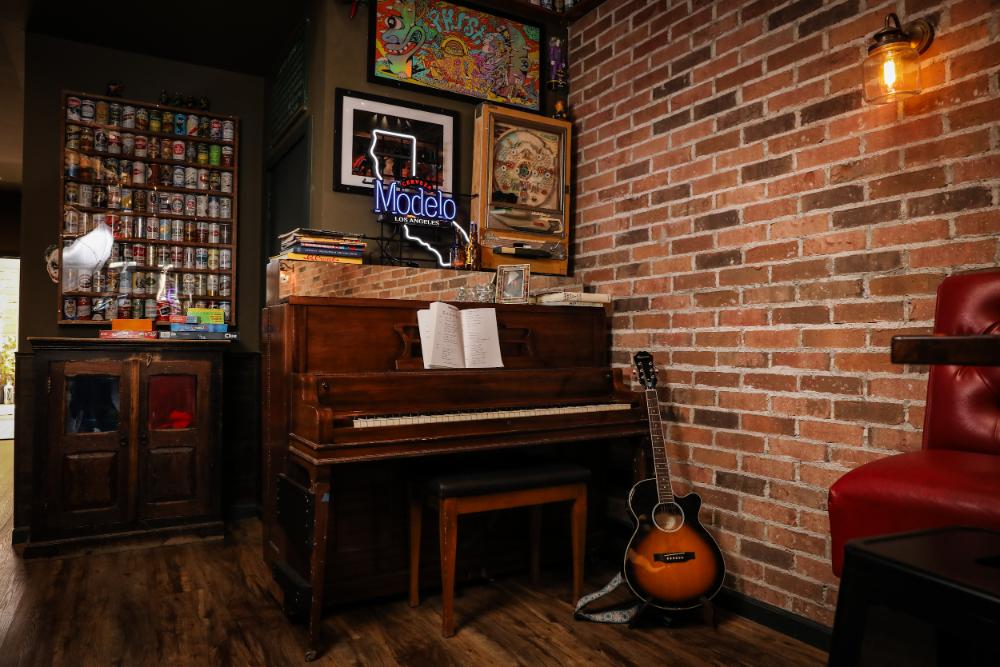 best bars near sunset strip