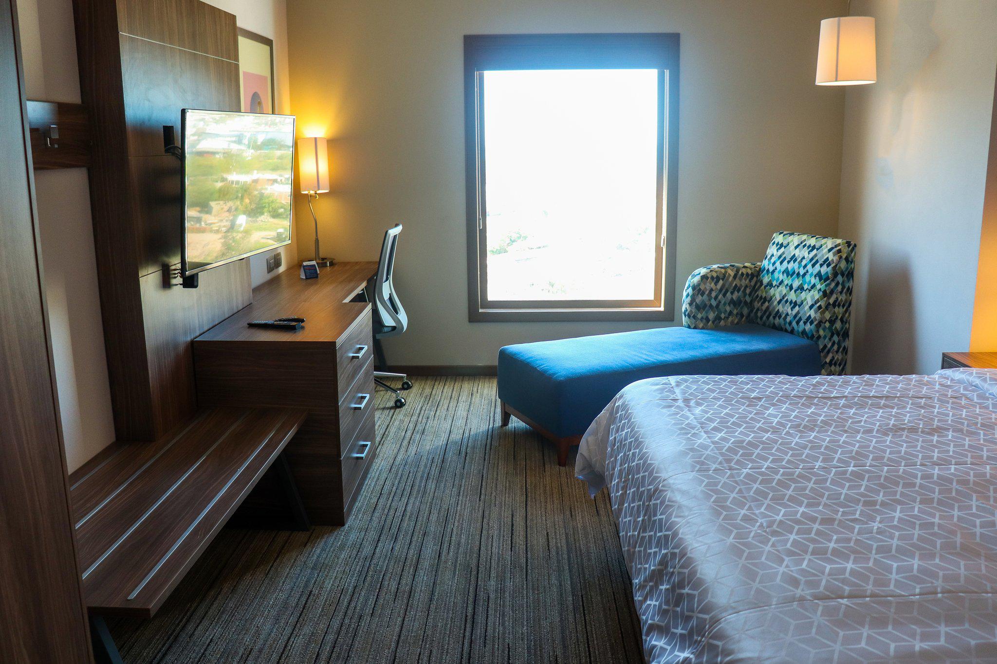 Images Holiday Inn Express Guaymas, an IHG Hotel