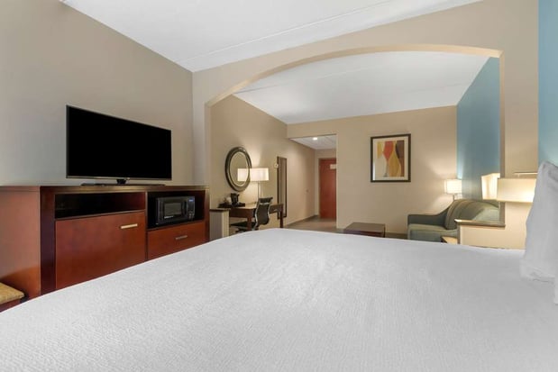 Images Best Western Plus Suites-Greenville