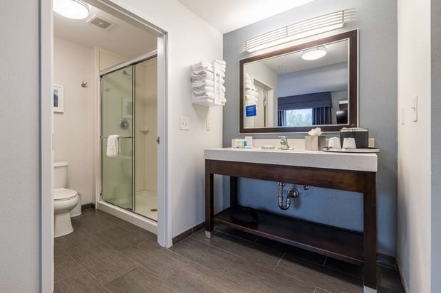 Images Hampton Inn & Suites Greensboro/Coliseum Area