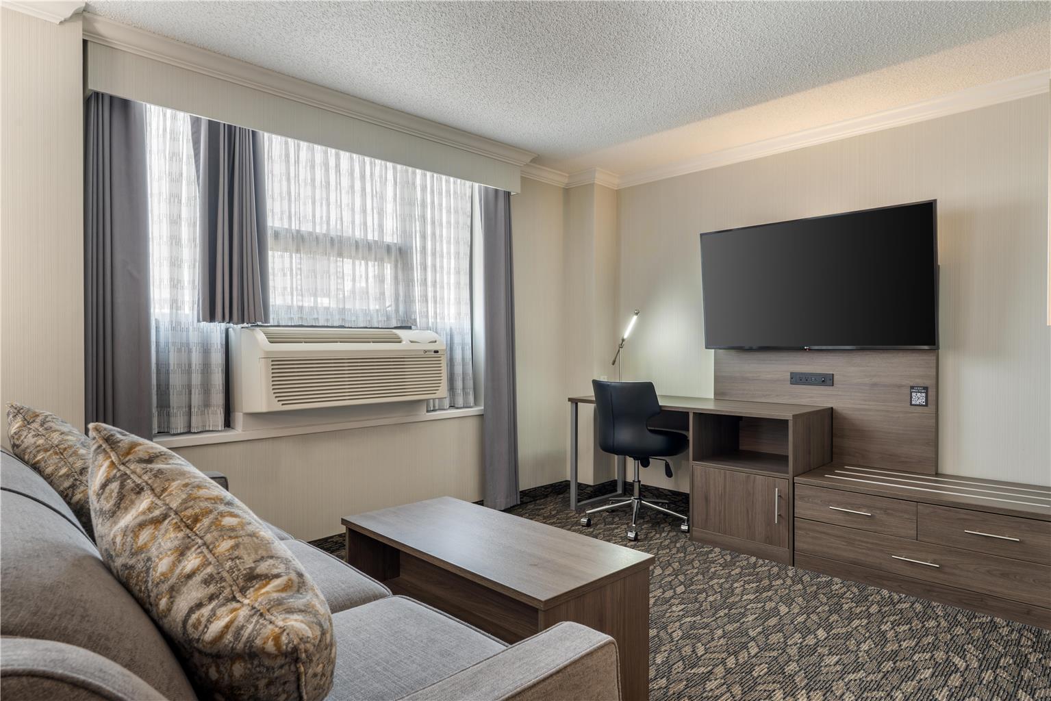 Images Best Western Plus Carlton Plaza Hotel