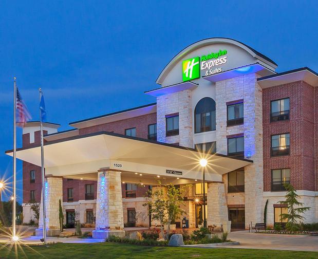Images Holiday Inn Express & Suites Duncan, an IHG Hotel