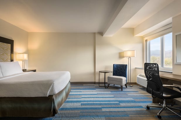 Images Holiday Inn Express & Suites Colorado Springs Central by IHG