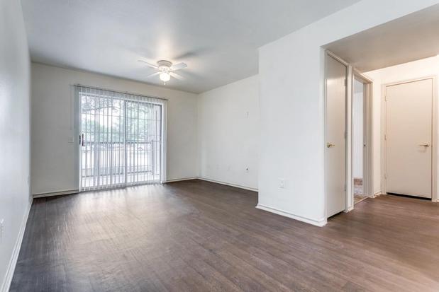 Images Rosillo Creek Apartments