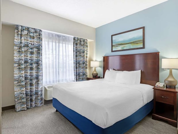 Images Best Western Plus Crossroads Inn & Suites